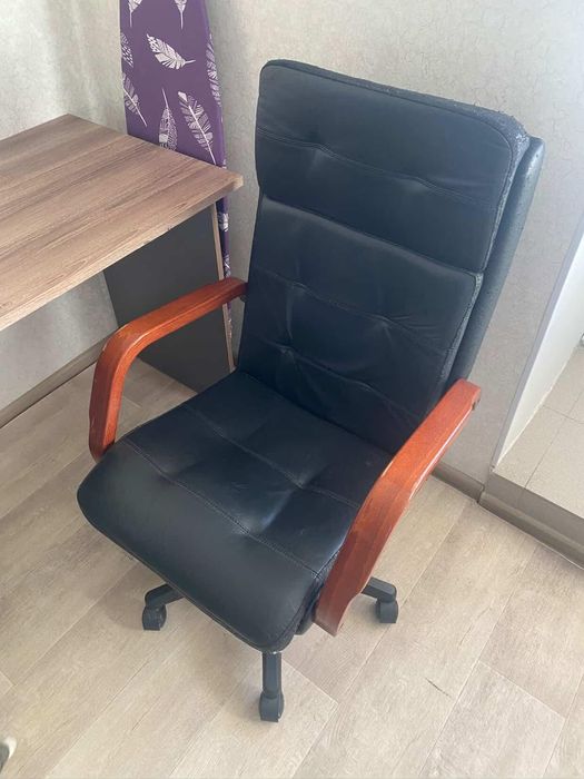 продам стол и кресло