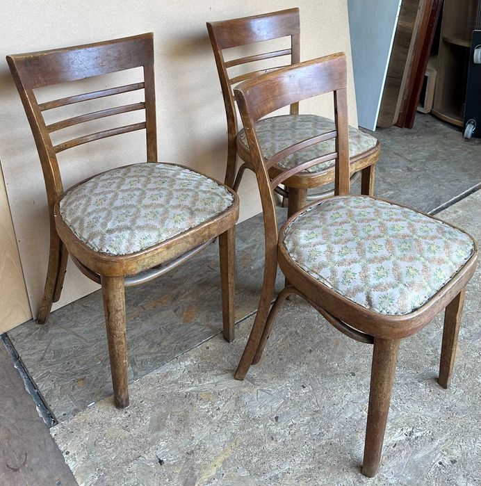 Set 3 Scaune Vintage cu spatar curbat; Scaun cu sezut tapitat