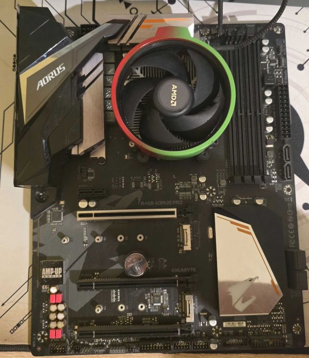 procesor ryzen 5 1600 + placa de baza Gigabyte B450 Aorus pro AM4