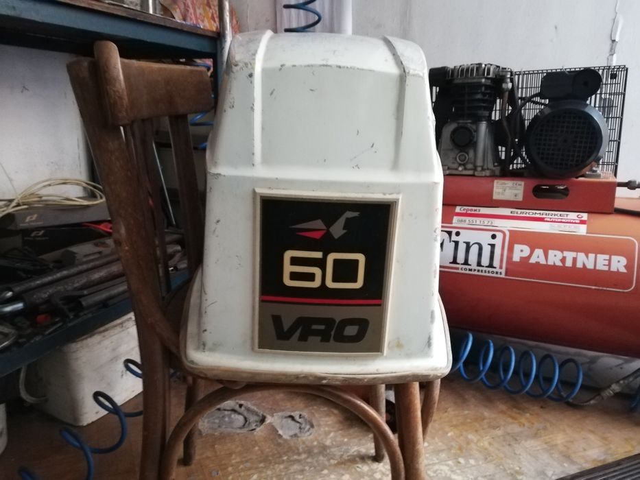 Капак за извънбордов мотор карборатор бобини.