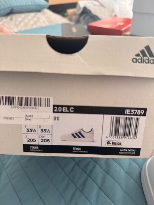 Чисто нови детски маратонки Адидас, размер 33.5