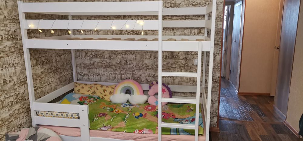 Продам двухъярусную кровать