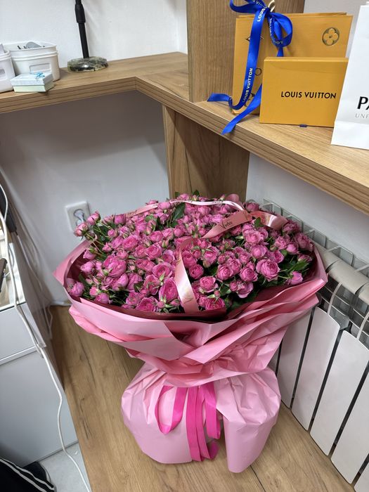 Цветы  кустовых розы