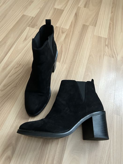 Botine toc gros din piele intoarsa 38