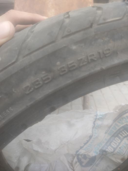 Пара летних шин 235/35/19