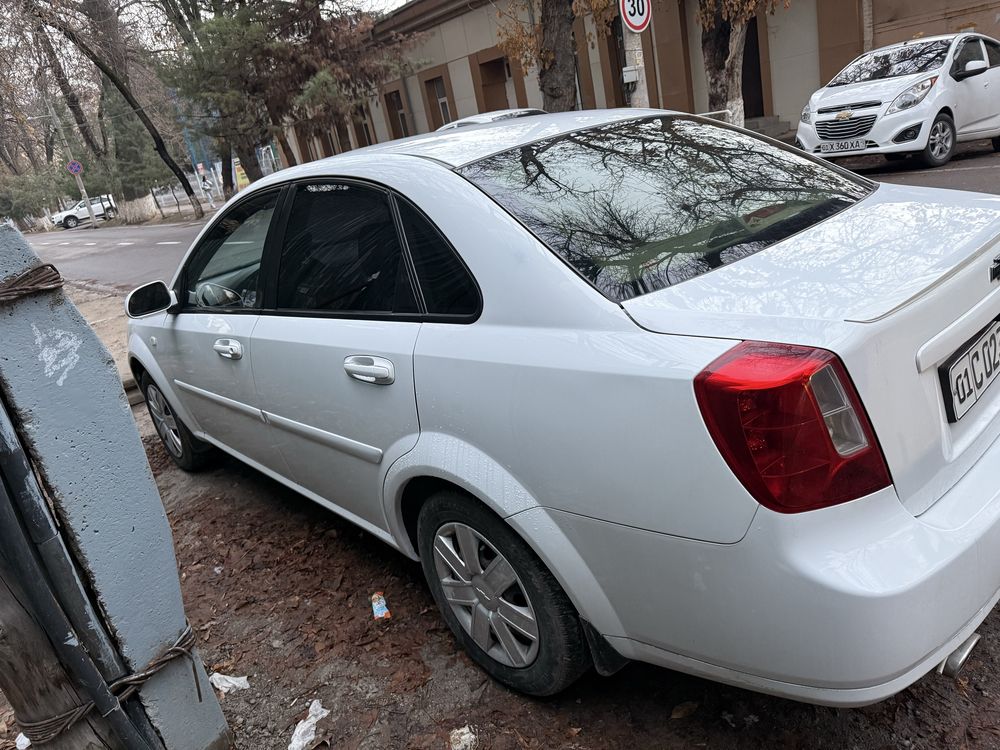 Lacetti 1.8 AT 2009 arenda