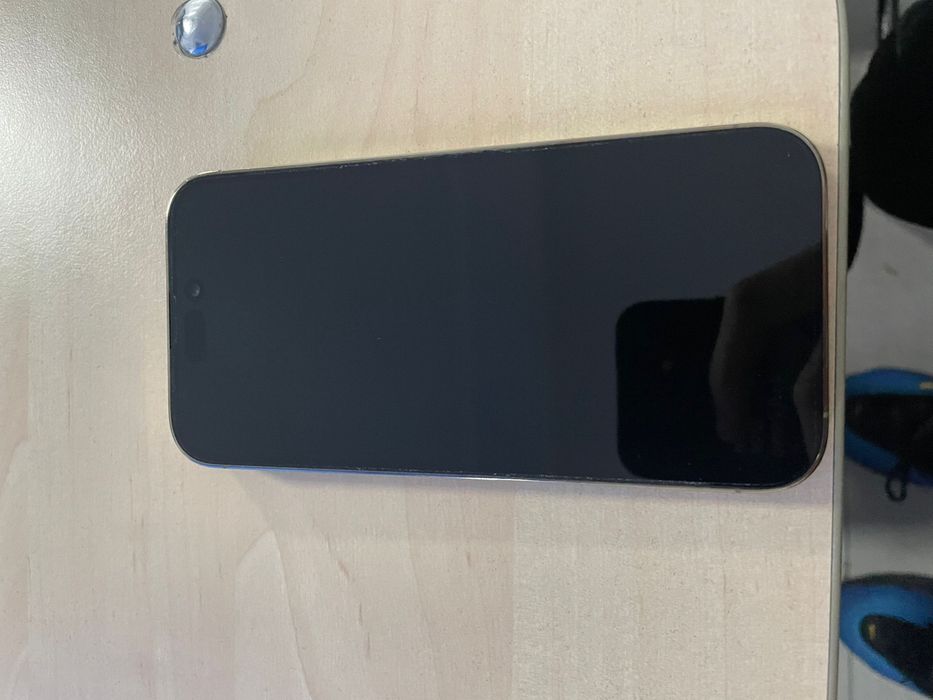 Vand Iphohe 14 pro gold