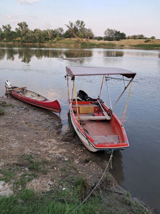 Barca canoie caiac remorca peridoc motor