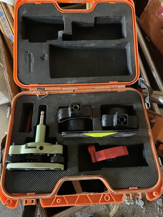 Продам тахеометр и однопризменную систему.