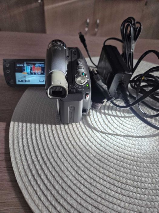 Camera video Sony cu minicasetă