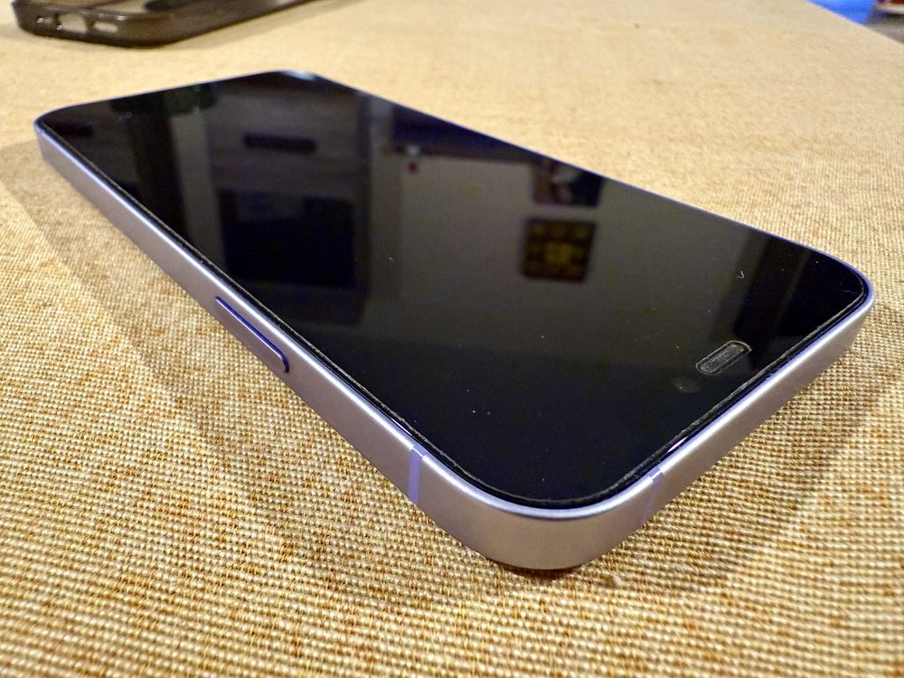 Продавам Iphone 12 64GB purple (лилав като НОВ)