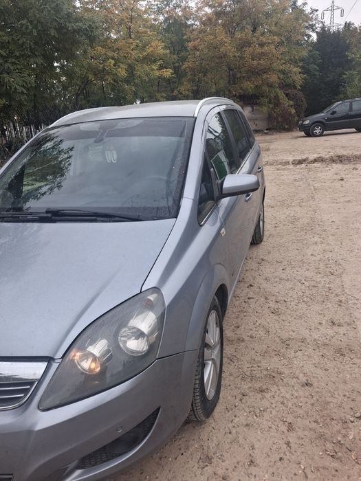 Opel Zafira B an 2008