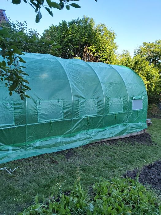 Vănd seră din imagine!