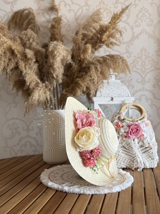 Дамска Шапка -  капела HANDMADE