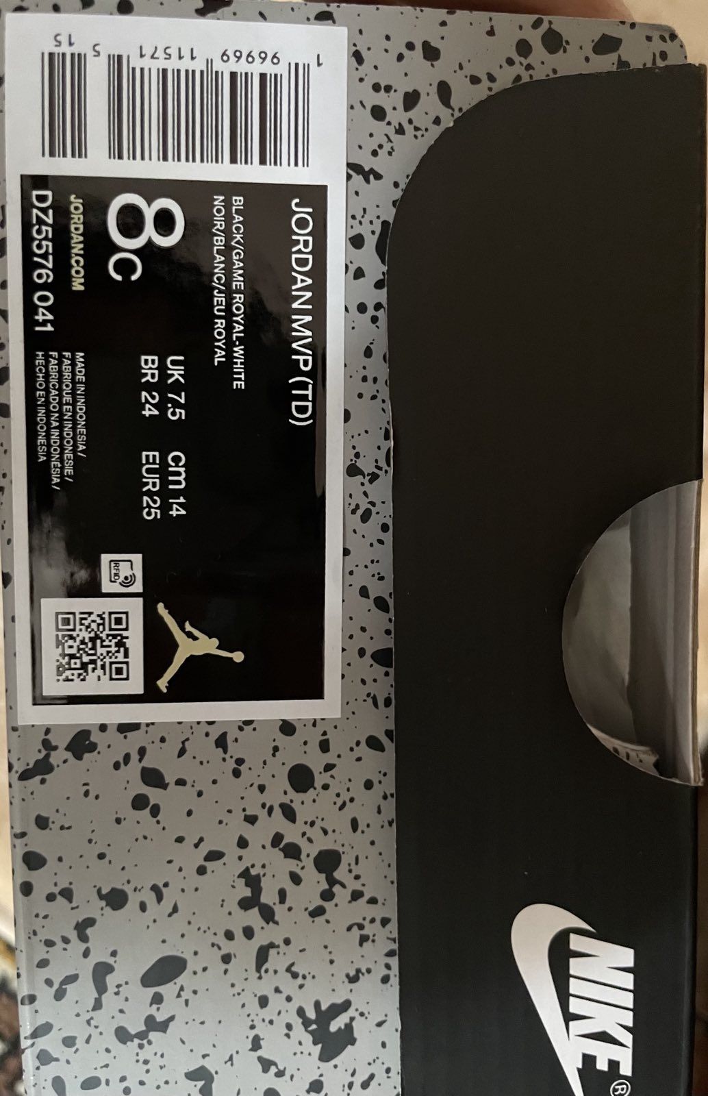 Продавам детски обувки JORDAN