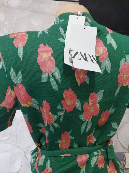 Платья женские разные