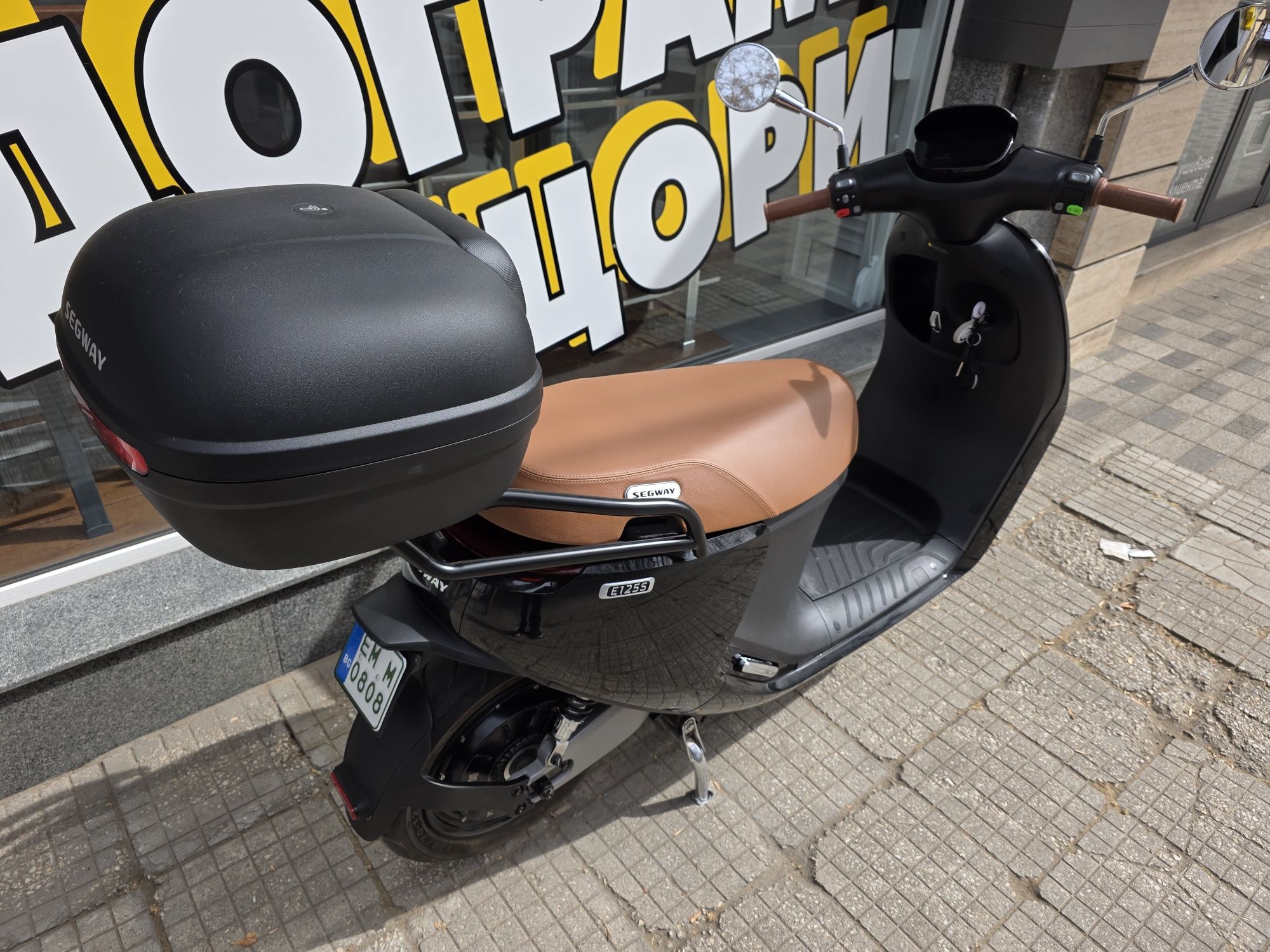 Segway e125s на 300 km електрически скутер.