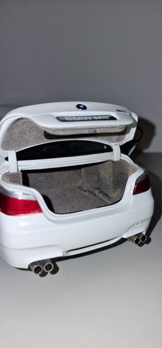 BMW M5 Kyosho Scala 1:18
