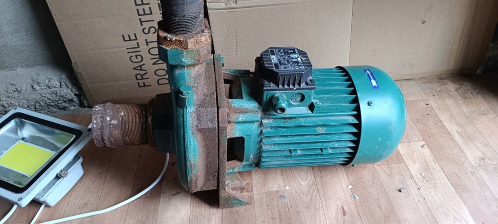 Продам циркуляционные насос 

циркуляционные

насос 

3.4