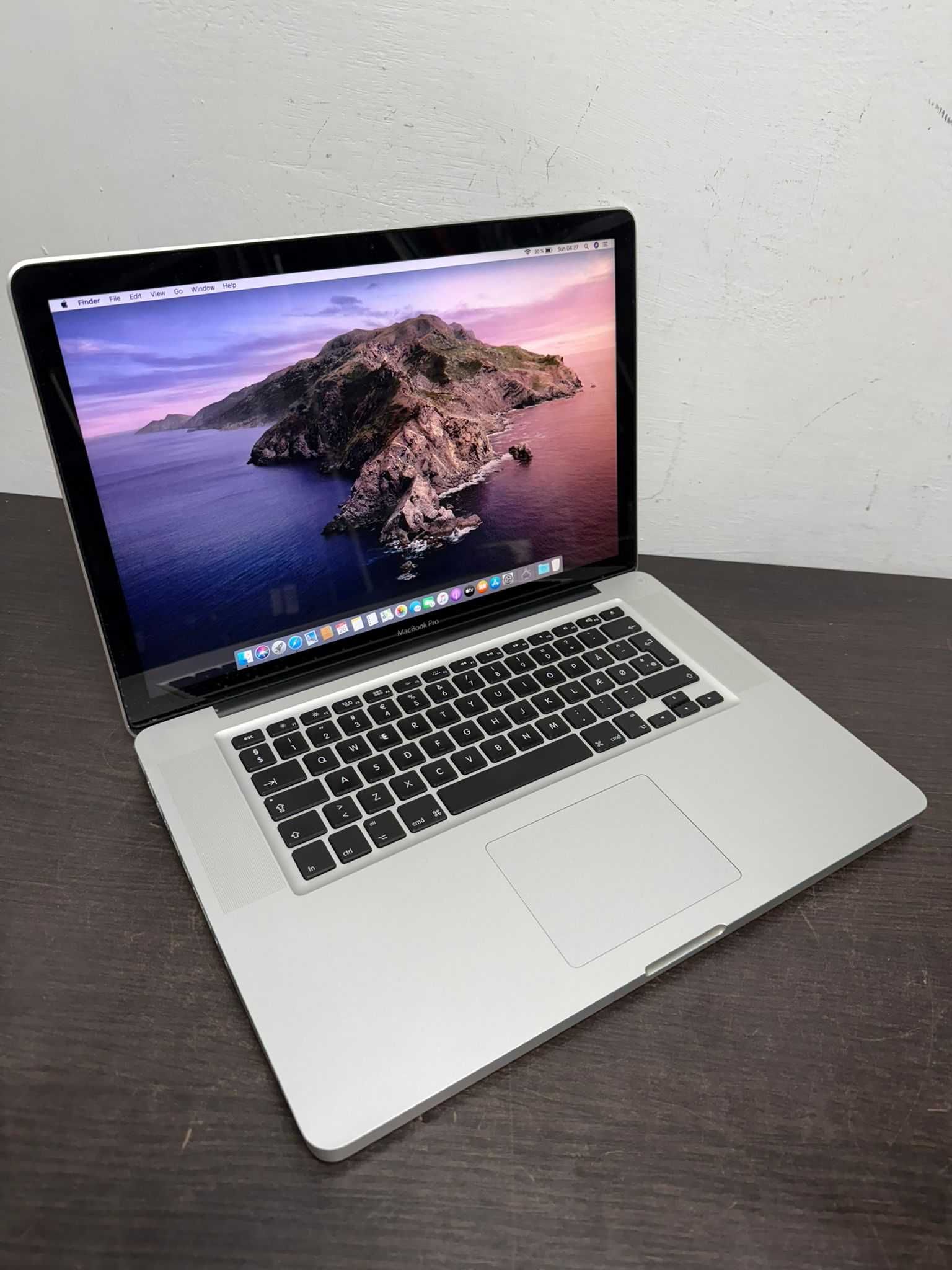 Laptop MacBook Pro 15-Intel Core i7- 8GB- 500GB- OS Catalina-18 cycle