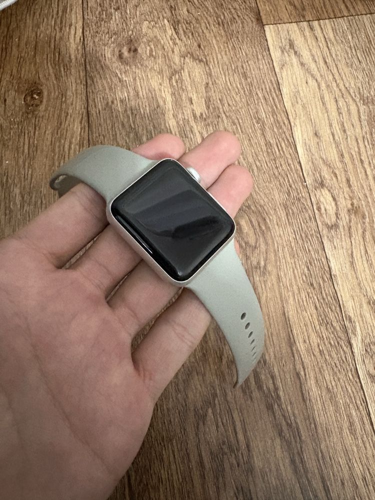 продам Apple Watch 3 series