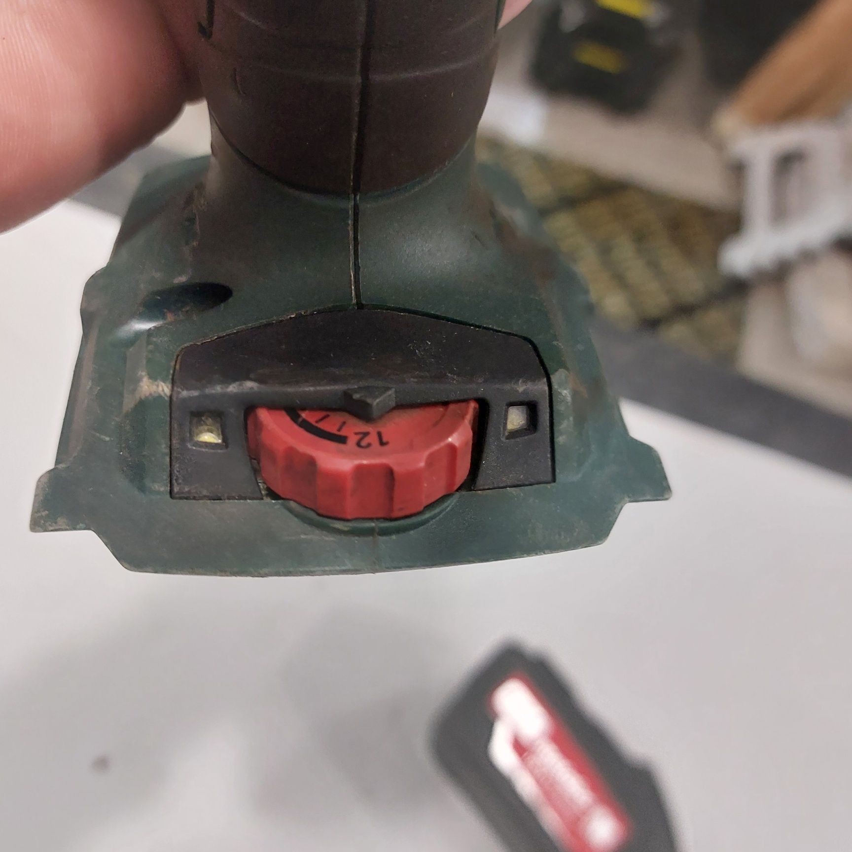 Безчетков акумулаторен гайковерт Метабо Metabo SSW 18 LTX 400 BL + 4Ah