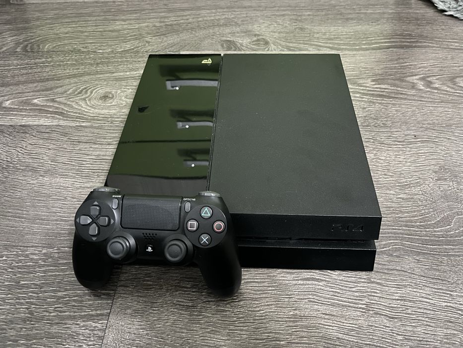 Vand playstation 4 fat functional (mentiuni)