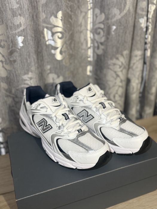 New Balance 530.