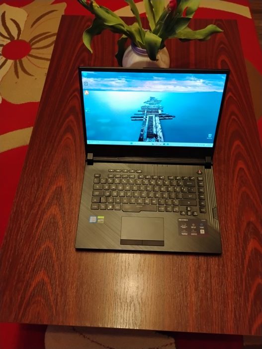Vând laptop ASUS ROG Strix