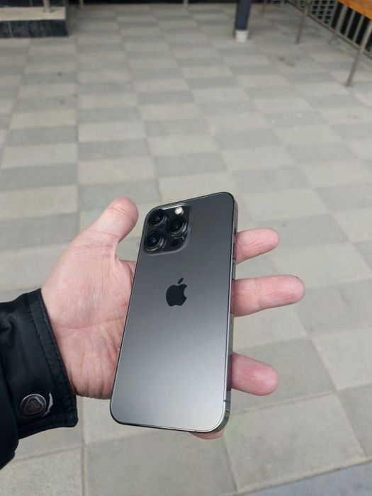 Продается iphone 13 pro  в хорошем состояние