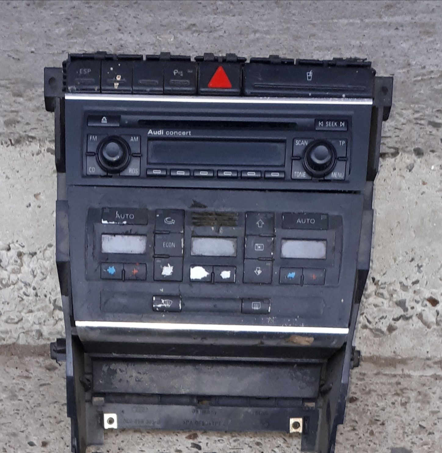 Consola centrala AUDI A4B6-A4B7