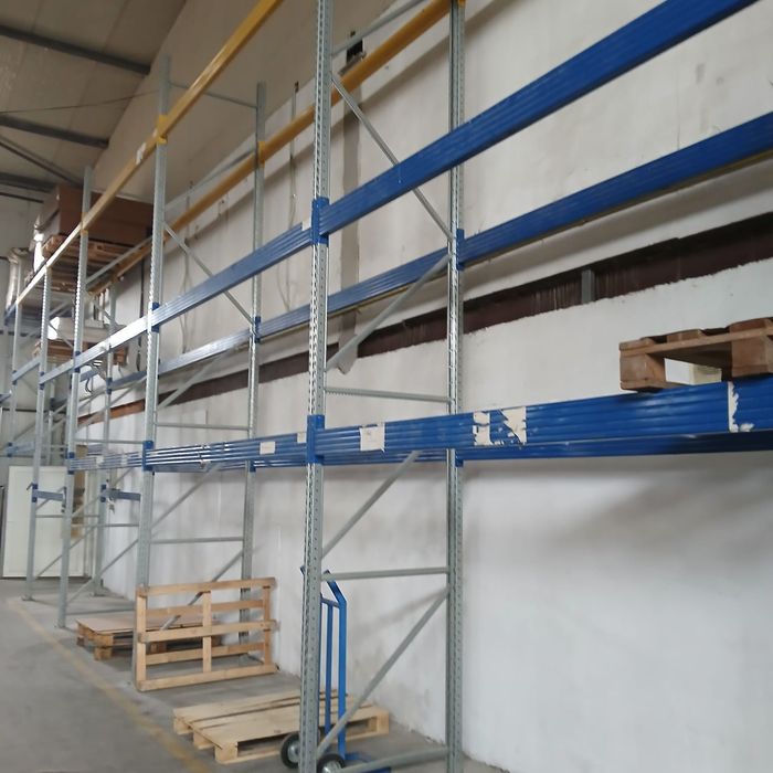 Rafturi metalice pentru paleti