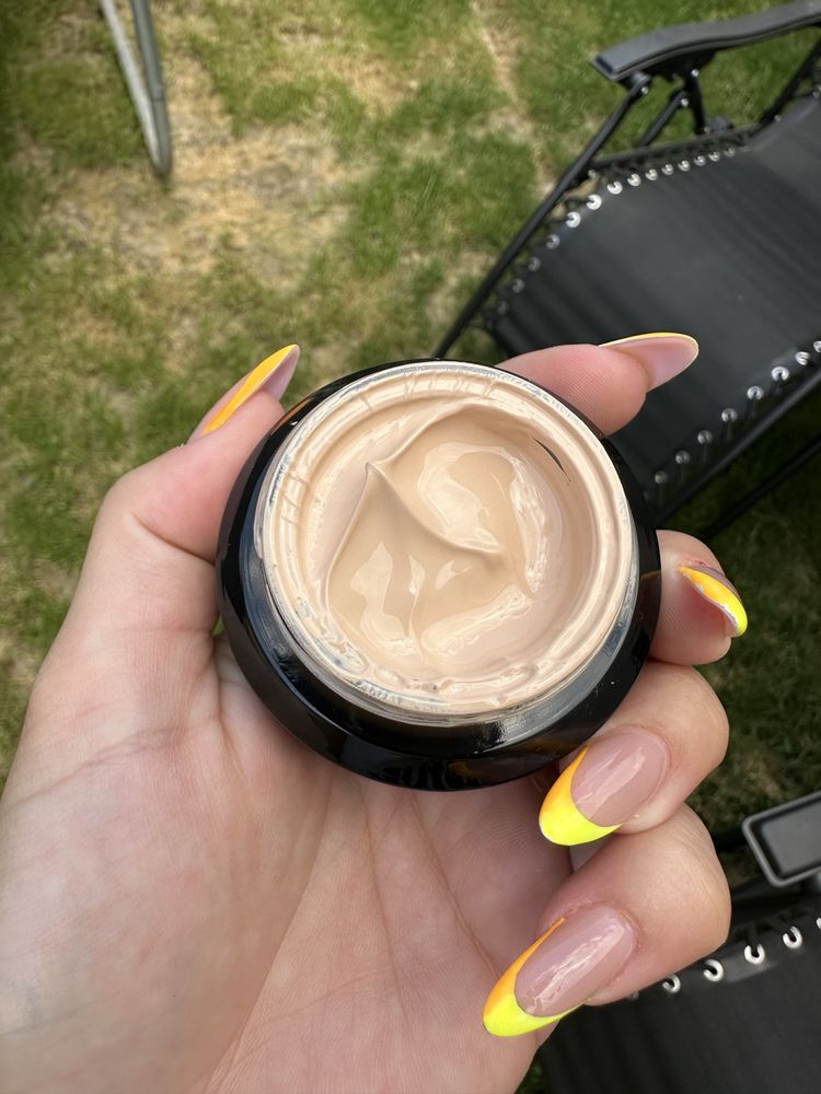 Bobbi Brown , fond de ten , ruj