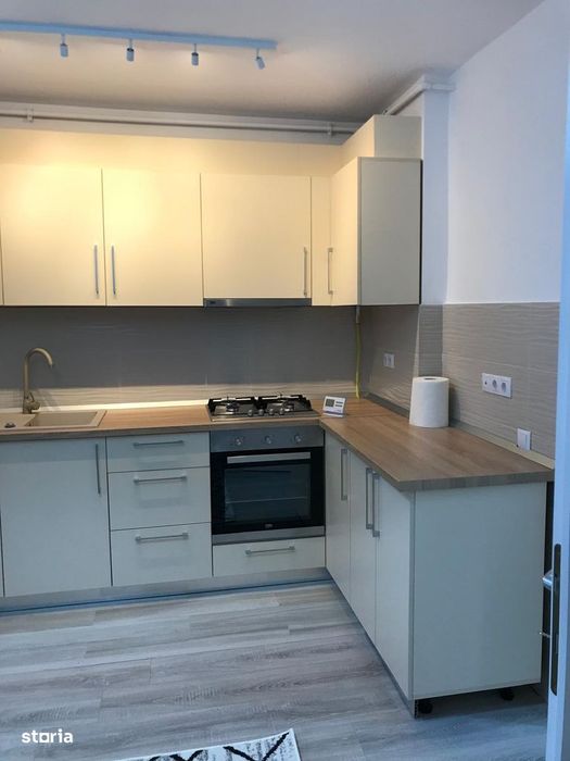 Vând 2 camere decomandat etaj I – Baia Mare, str. Delavrancea