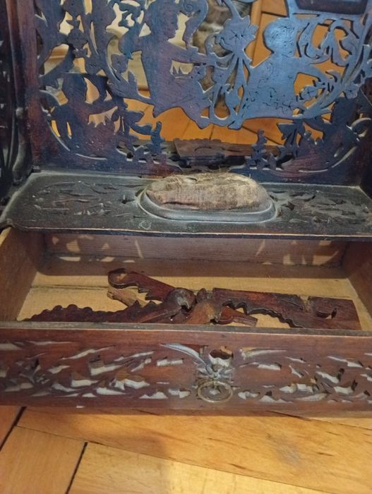 Veche oglindă croitorie