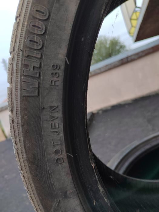 Зимни гуми 225/40 R18   92V XL M+L 4броя
