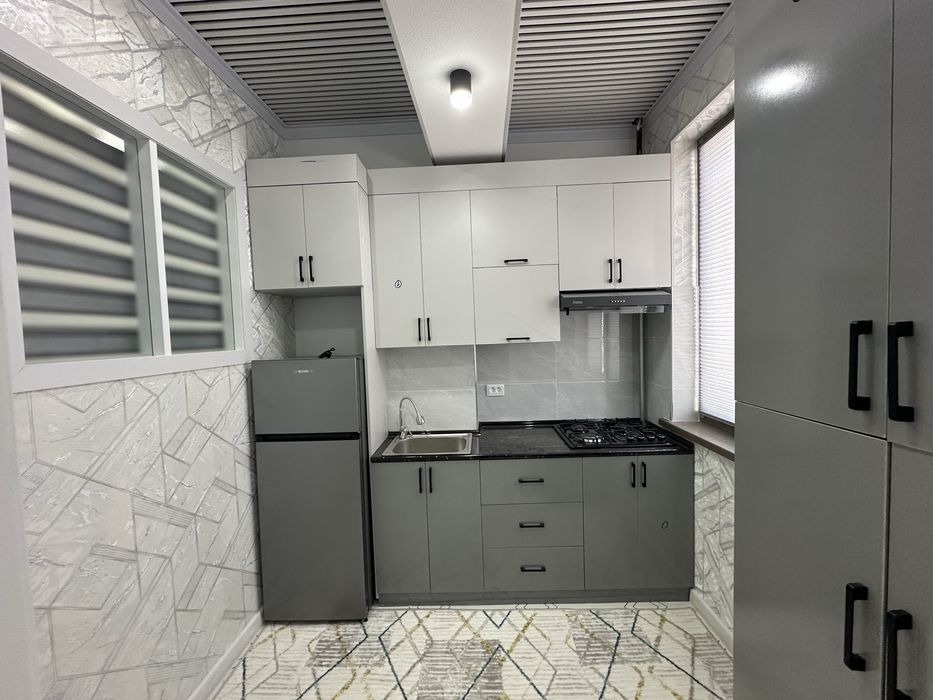 Сотилади новостройка 2 хона 5 этаж вокзал караван магазин