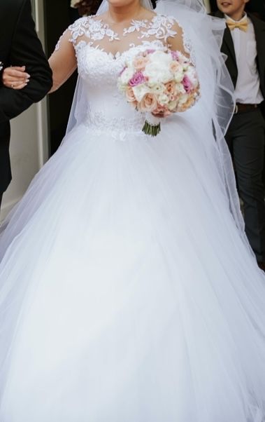 Rochie de mireasa tip printesa