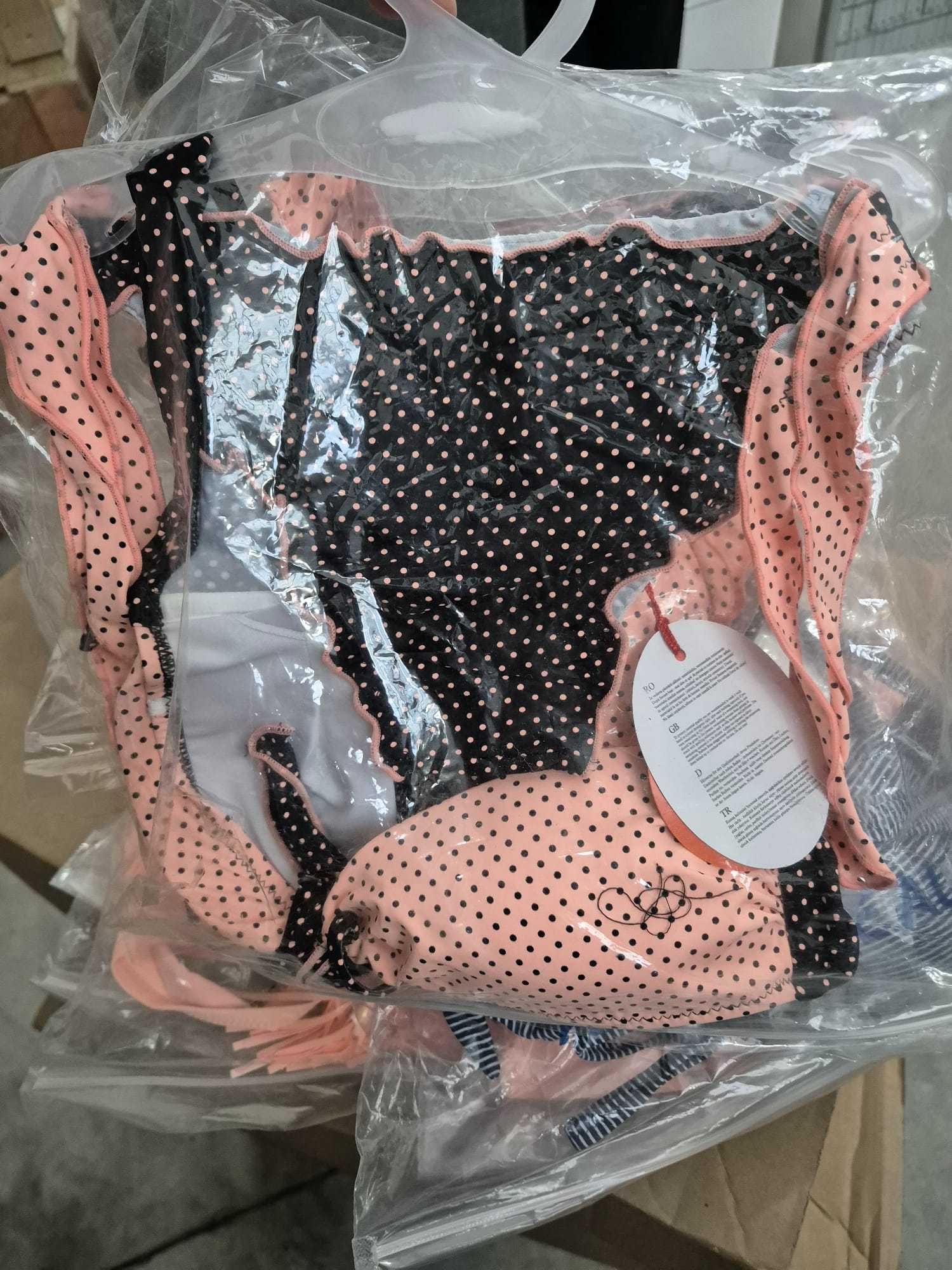 19 Costume de baie noi, lichidare de stoc.