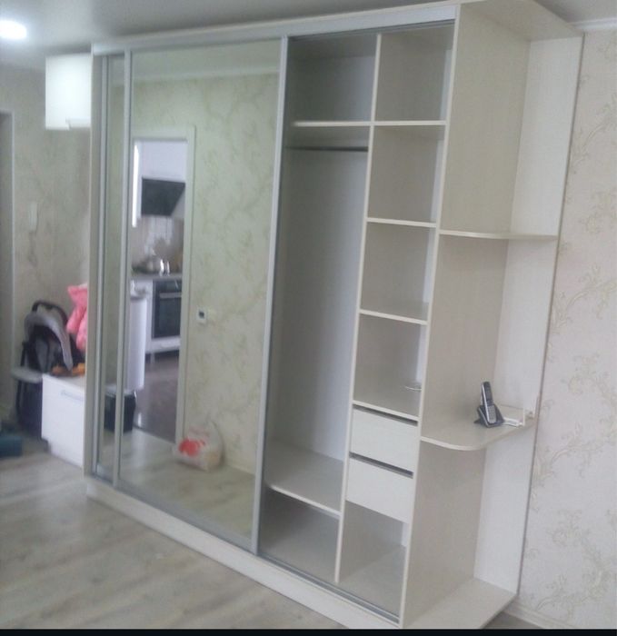 Продам шкаф купе (прихожей комнаты)