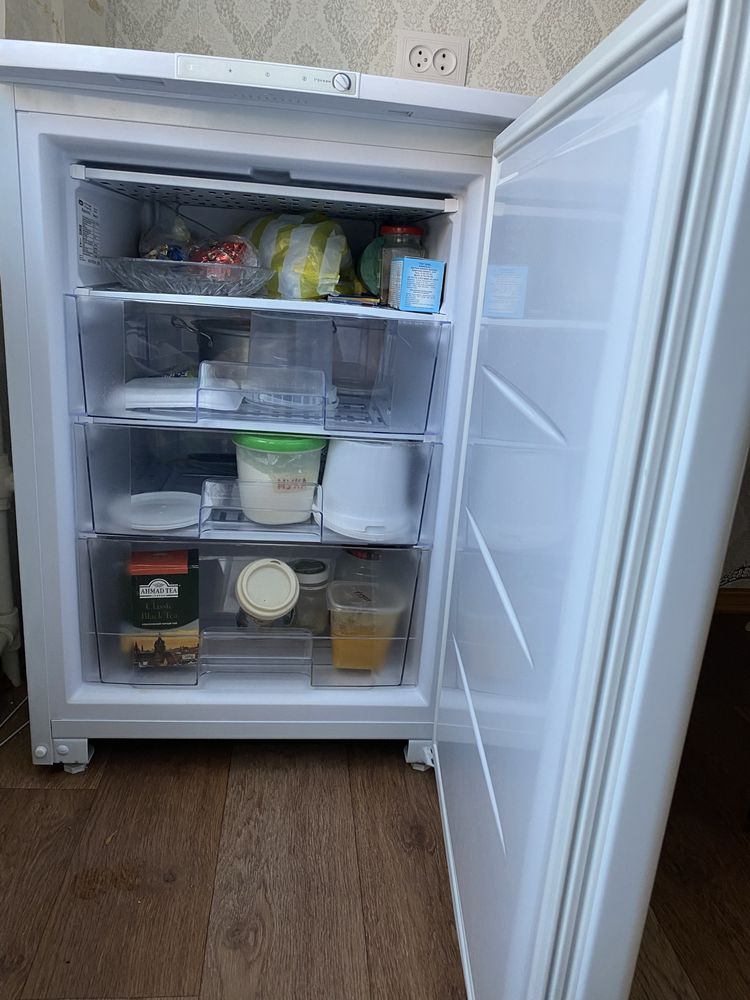 Продам холодильник 35000