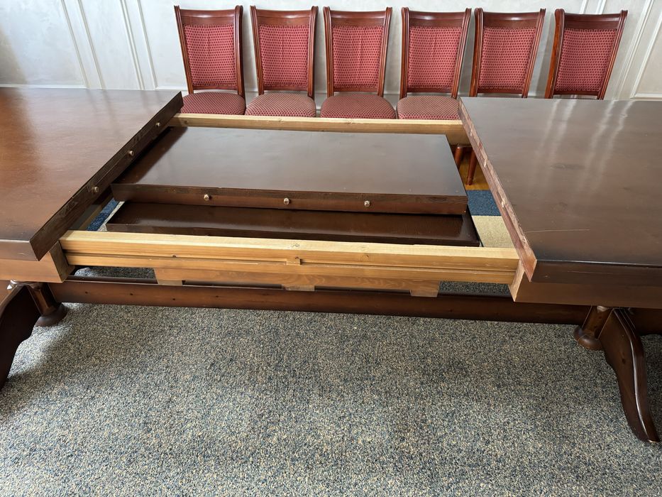 Продается стол из натурального дерева