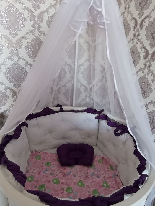 Продам кроватку детскую +пеленальный стол