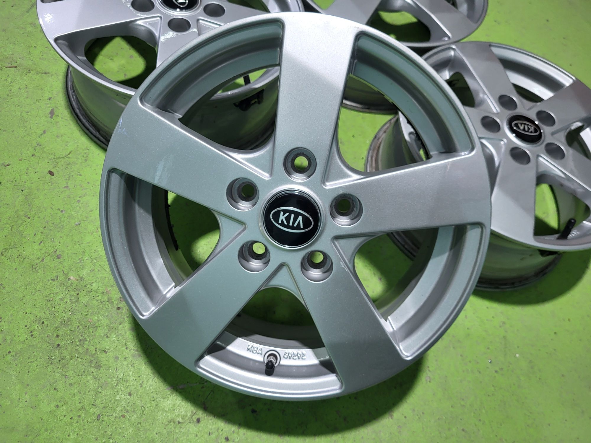 15 5x114.3 Hyundai Kia Mazda лети джанти 5х114.3