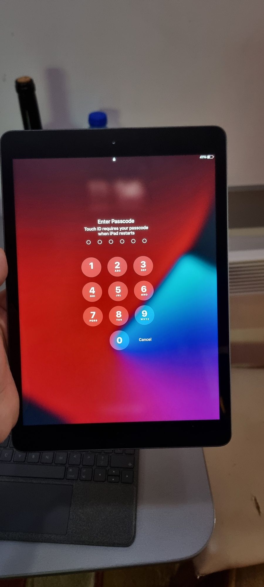 Ipad 8 gen + Logitec combo touch