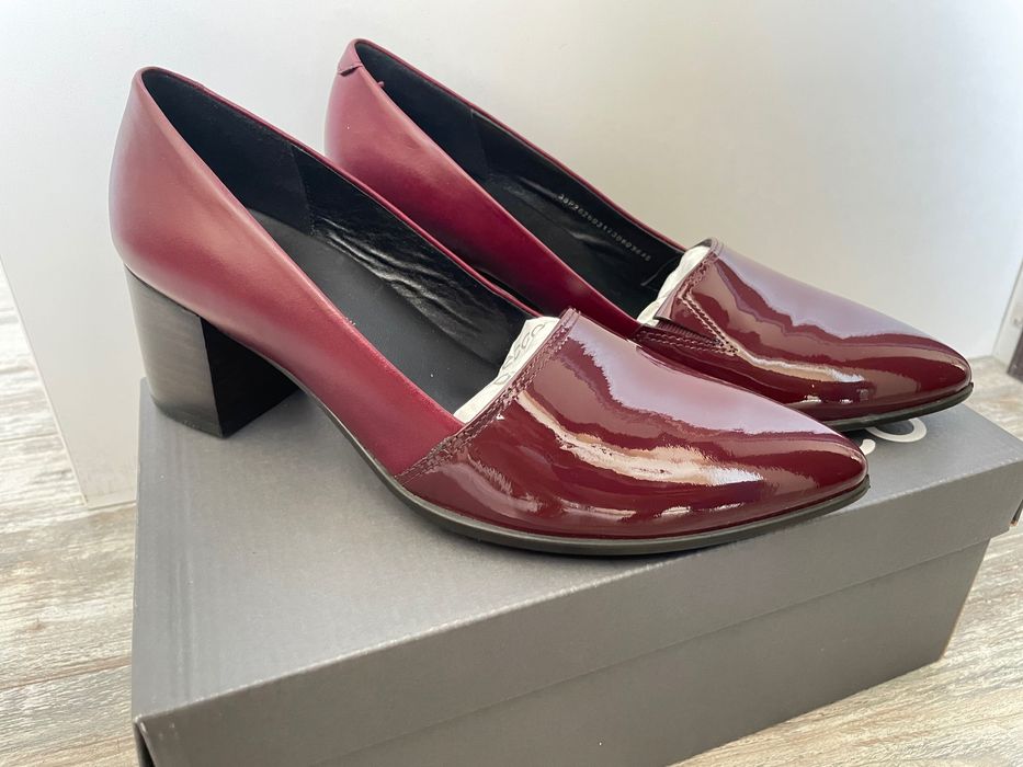 Чисто нови дамски обувки 38 номер на марка ECCO.