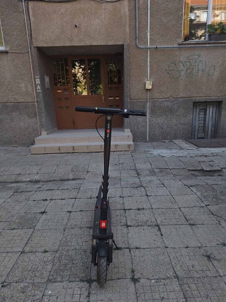 Електрическа тротинетка Aprilia Esr2 Evo