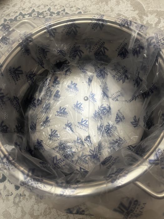 Продам кастрюлю