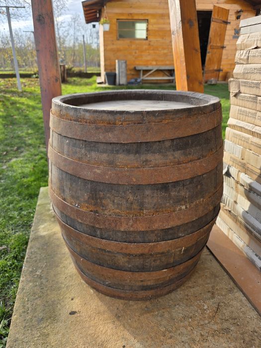 Butoi vechi lemn dud