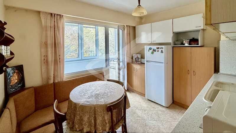 Тристаен апартамент в района на Цветен квартал - 94484